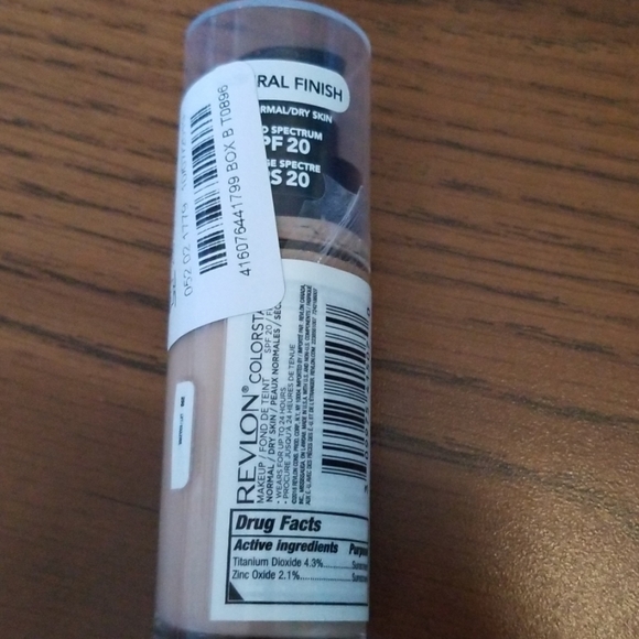 Revlon Colorstay Makeup - Picture 2 of 2